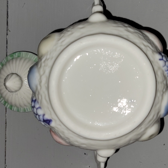 Vintage Porcelain Sugar and Creamer Set - Picture 6 of 15